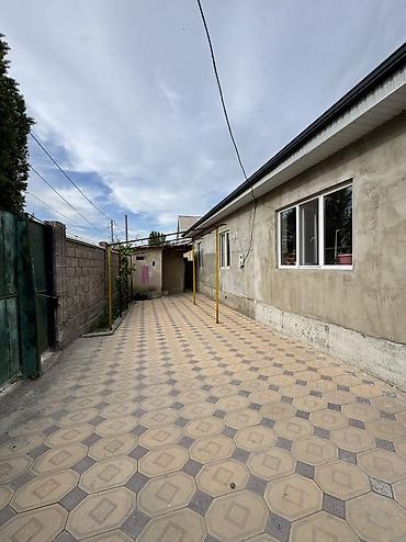 Продажа коттеджей и домов: ✨ Продаётся дом в с. Сокулук ✨ 🏡 Характеристики: • Участок - 7 соток — 4