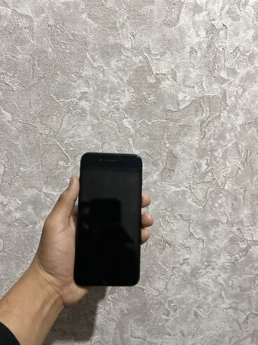 куплю телефоны: IPhone 7 Plus, Б/у, 256 ГБ, Jet Black, Защитное стекло, 77 %