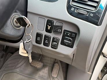 Toyota: Toyota Ipsum: 2003 г., 2.4 л, Автомат, Газ, Минивэн — 10