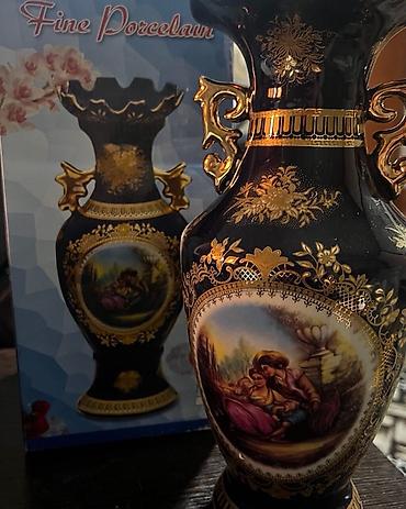 Dekorativ dəst – klassik üslub sevənlər üçün - Fine Porcelain vazası