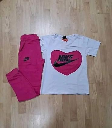 walkmax patike: Komplet NIKE majica i donji deo trenerke. -Bela majica kratkih rukava — 2