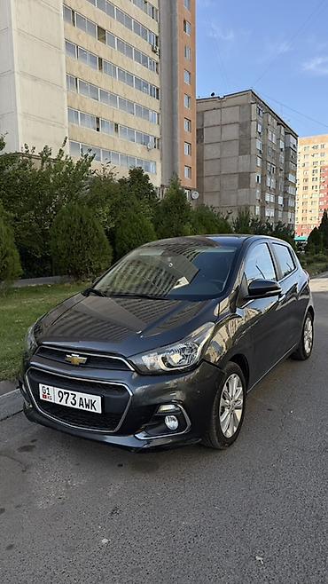 Chevrolet Spark: 2017 г., 1 л, Автомат, Бензин, Хэтчбэк