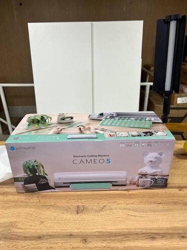 швейный нож: Silhouette Cameo 5 – электронный режущий плоттер Состояние: Новое