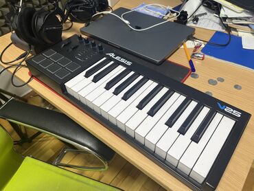 стол студ: Продаётся MIDI-клавиатура Alesis V25 — идеальный помощник для тех, кто