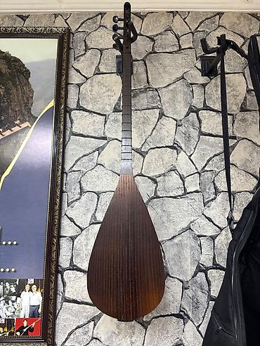 Саз: Saz Xudu saz evindədir.Bilənlər bilirki burdan necə sazlar çıxır.Sazın — 1
