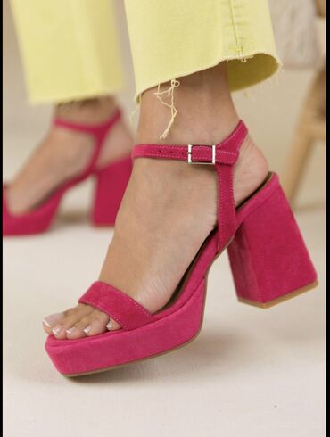Женская обувь: Размер: 36, цвет - Фиолетовый, Новый