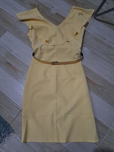 Dresses: M (EU 38), color - Yellow, Other style, Short sleeves