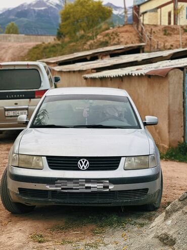 прод авто: Volkswagen Passat: 2000 г., 1.6 л, Механика, Бензин, Седан