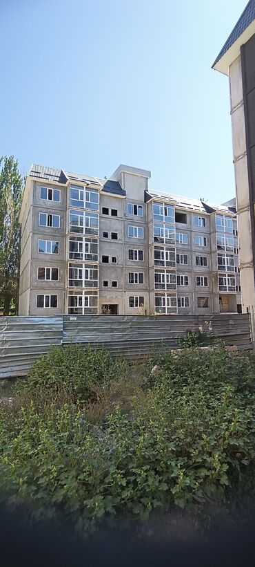продаю дом в центре города: 1 бөлмө, 48 кв. м, 108-серия, 5 кабат, ПСО (өзү оңдоп түзөтүп бүтүү үчүн)