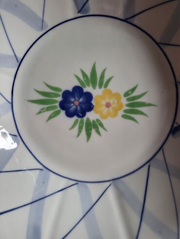Činije: Cinija nova velika porcelanska iz 80ih. Visina. 7,5cm. Precnik — 5