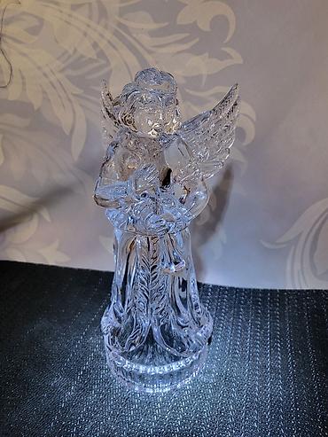 Figure: Kristalni nov andjeo 1980/90godina. Figura andjela sa trubom,olovni — 4