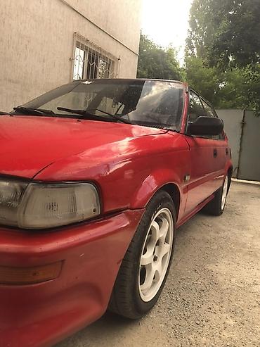 Toyota: Toyota Corolla: 1990 г., Хэтчбэк — 2
