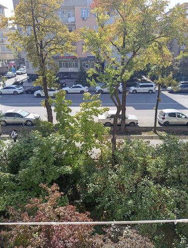 однушка продажа: 1 бөлмө, 35 кв. м, 104-серия, 3 кабат, Косметикалык ремонт