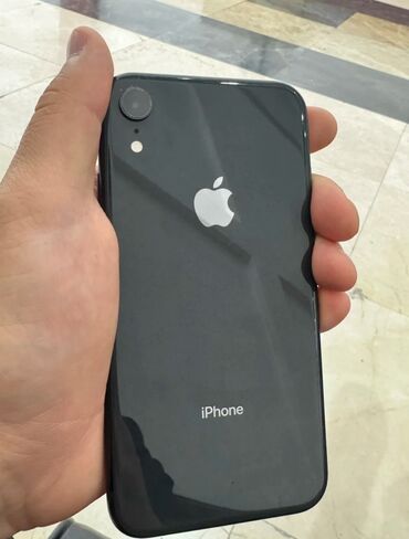 Apple iPhone: IPhone Xr, Б/у, 128 ГБ, Черный, Зарядное устройство, Чехол, Кабель, 77 %