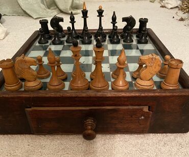 купить шахматы ручной работы: Шахматы старинные. Изящные фигурки как в сериале Ход королевы. В