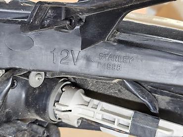 Передние фары: Передняя правая фара Mazda 2006 г., Б/у, Оригинал, Германия — 15