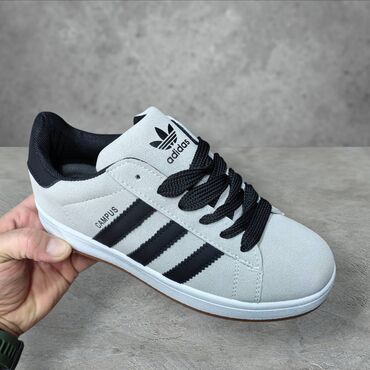Women's Sneakers and athletic shoes: Adidas Campus patike NOVO

Novo
Brojevi 36 do 41


fb Moja Kupovina 1 — 7