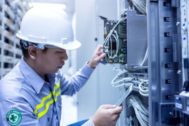 дордой восток: 300 м², 2 комнаты, Балкон застеклен