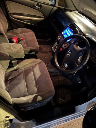 Honda: Honda Stream: 2003 г., 2 л, Автомат, Бензин, Минивэн — 8