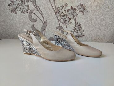 loro piana обувь женская: Лоферы, 40, Basconi, Новый, цвет - Черный