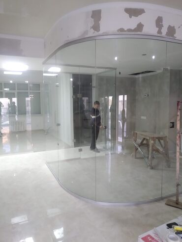 Перегородки на заказ: На заказ Каркасная перегородка, Для офиса, Бронированное стекло, Монтаж, Демонтаж, Бесплатный замер at lalafo.kg — 26 Перегородки на заказ: На заказ Каркасная перегородка, Для офиса, Бронированное стекло, Монтаж, Демонтаж, Бесплатный замер — 26