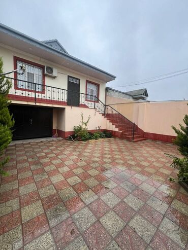 Həyət evləri və villaların satışı: Qaraçuxur qəs. 3 otaqlı, 100 kv. m, Kredit yoxdur, Orta təmir