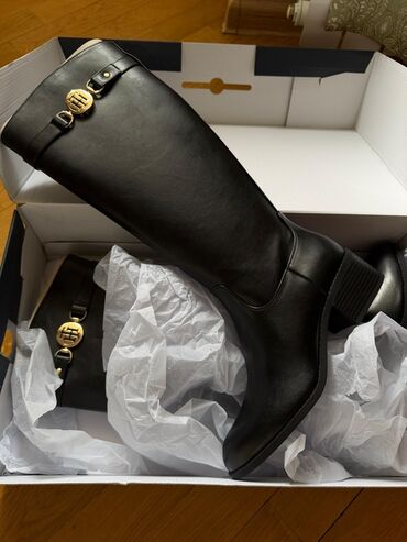 детская обувь на овчине: Çəkmə, Tommy Hilfiger, Ölçü: 39.5, rəng - Qara, Yeni lalafo.az -da детская обувь на овчине: Çəkmə, Tommy Hilfiger, Ölçü: 39.5, rəng - Qara, Yeni