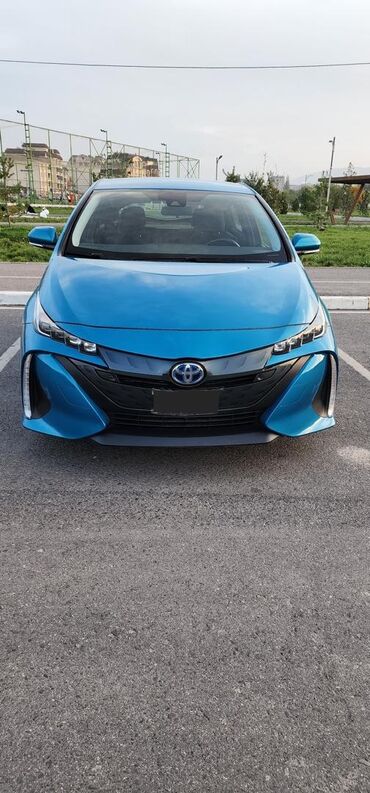 Toyota: Toyota Prius: Седан