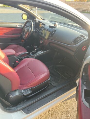 Kia: Kia Cerato: 1.6 l | 2009 il Kupe — 6