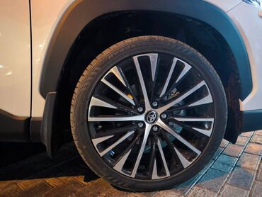 Другие аксессуары для шин, дисков и колес: Б/у Колесо Toyota 245 / 40 / R 19, 5 Болтов