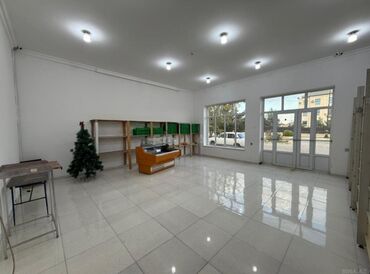 Kommersiya daşınmaz əmlakının satışı: Satılır: Mağaza içindəki Avadanlığlar Xüsusiyyətlər: - Geniş açıq — 7