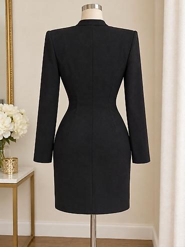 Ženska odeća: Elegantna crna mini haljina sako-kroja - Fason: strukirani kroj koji — 2