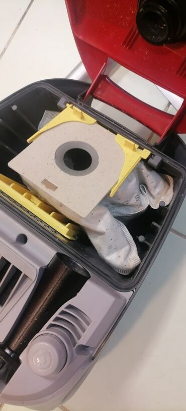 Klasični usisivači: Usisivač SAMSUNG 1600w na papirnu kesu kompletan dobar
Mirjevo na lalafo.rs — 5 Klasični usisivači: Usisivač SAMSUNG 1600w na papirnu kesu kompletan dobar
Mirjevo — 5