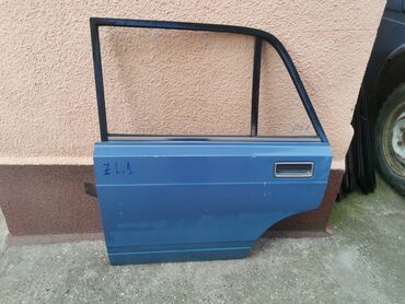 Auto delovi: Vrata zadnja leva Lada 2107 Riva,2105 u plavoj boji ZL1 . Vrata su — 1