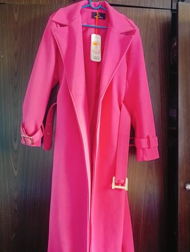 Kaputi: Ženska gornja odeća – set komada 1) Dugi kaput, jarko roze boje - — 1