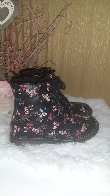 Gležnjače: Gležnjače, 39 — 8