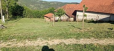 Kuće na prodaju: Kuća sa imanjem i pomoćnim objektima – grejanje na drva dva nivoa - — 13