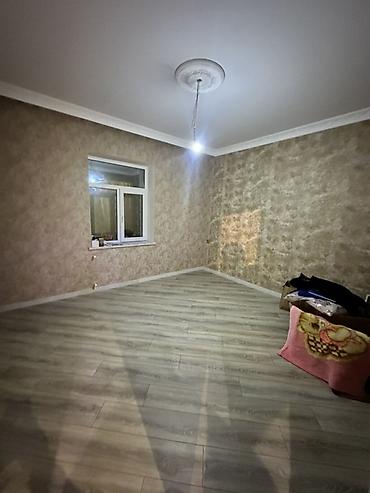 Kirayə qaraj: Obyekt: Qapalı qaraj və həyət məkanı Təsvir: - Tam qapalı, geniş — 9