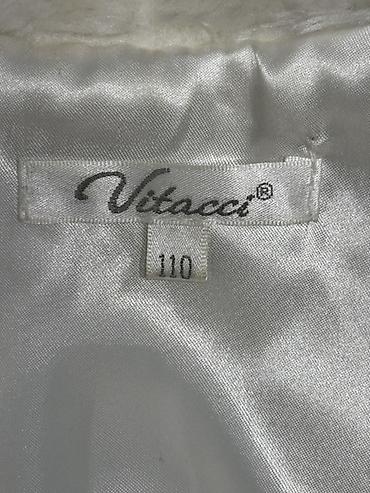 ust geyimi: Uşaq qız üçün qısa kürk jaket – Vitacci, ölçü 110 - Rəng: ağ, yumşaq — 3