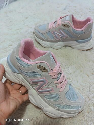 Patike: Patike – više modela i boja Opis: - Moderna lifestyle i sportska — 7