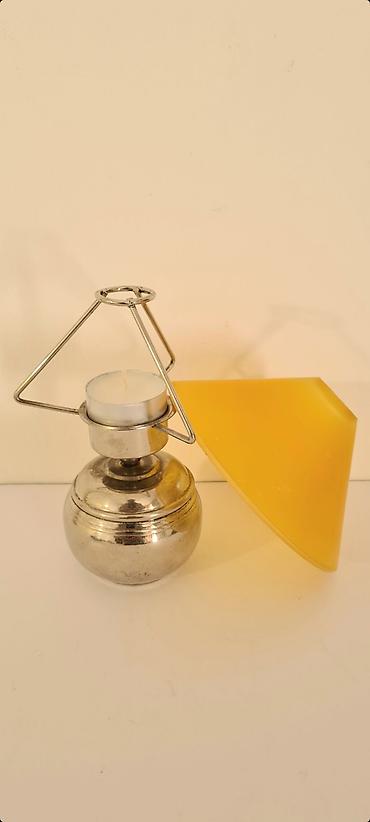 Sveće i svećnjaci: - Prodajem stari stoni kolekcionarski svećnjak u obliku lampe sa — 1