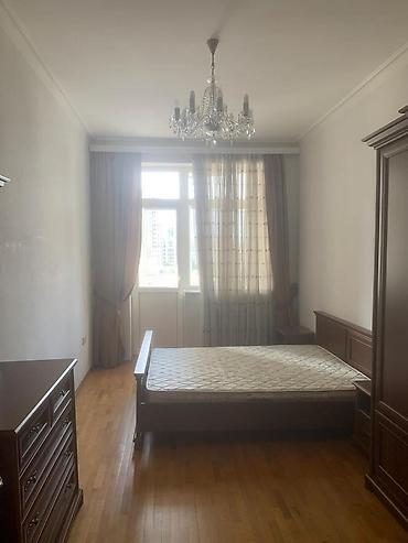 İcarəyə verilir 3 otaqlı yeni tikili 140 m², Nizami m. 1 200 AZN/ay 3 lalafo.az -da İcarəyə verilir 3 otaqlı yeni tikili 140 m², Nizami m. 1 200 AZN/ay 3