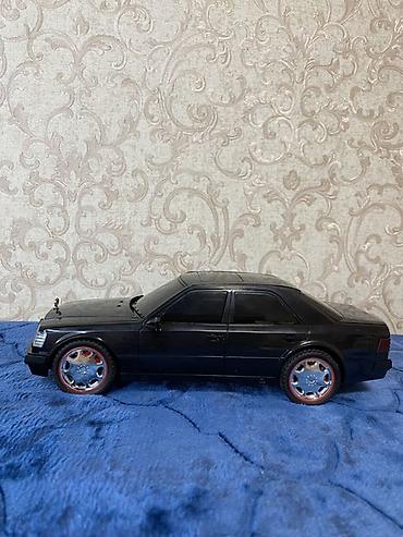Игрушки: Mercedes-Benz W124 на радиоуправление Дальность управления — 5