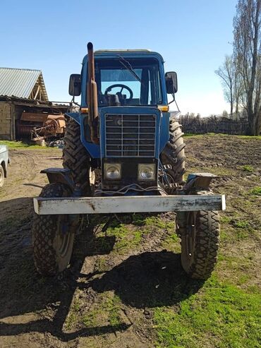 Тракторы: Продаю Трактор МТЗ-80 с агрегатами: -Пресс-бодборщик "Кыргызстан" -