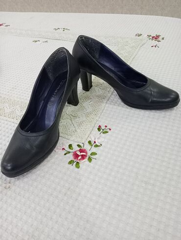 женские туфли 41: Туфли 41, цвет - Черный