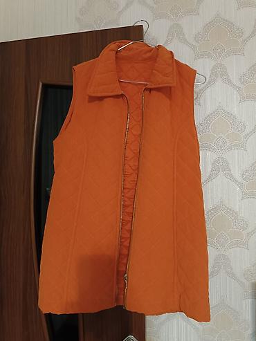 klassik geyim: Narıncı rəngli qadın jileti - Model: qolsuz, yüngül quilted (romb — 1