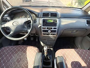 владелец: Toyota Avensis Verso: 2003 г., 2 л, Механика, Дизель, Минивэн — 8