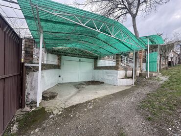 продажа домов в городе бишкек: 70 м², 3 комнаты, Старый ремонт Без мебели