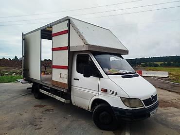 Грузовой фургон Mercedes-Benz Sprinter с изотермическим кузовом и