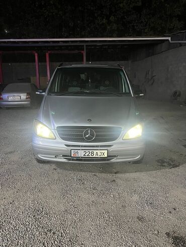 военный бутка: Mercedes-Benz Viano: 2003 г., 3.2 л, Автомат, Бензин, Вэн/Минивэн